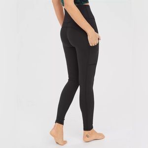 OFFLINE By Aerie The Hugger High Waisted Pocket Legging brand new